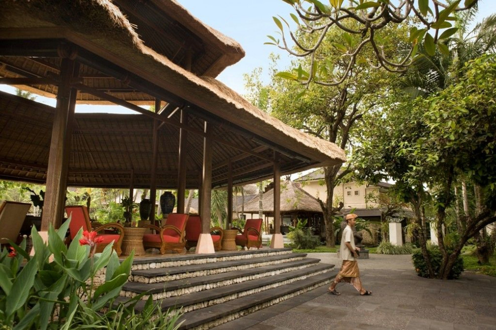 Village booking. Таман Сари Бали пляж. Бали Денпасар отель террас. Segara Village booking. Bali Taman Sari Villas & Restaurant фото достопримечательностей рядом.